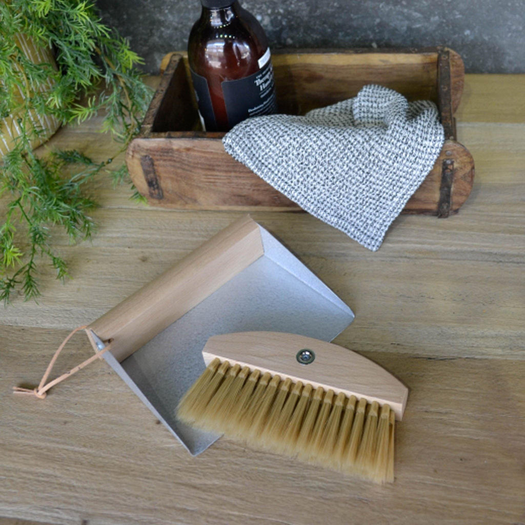 Table Top Dustpan & Brush - Hanging - Liv's