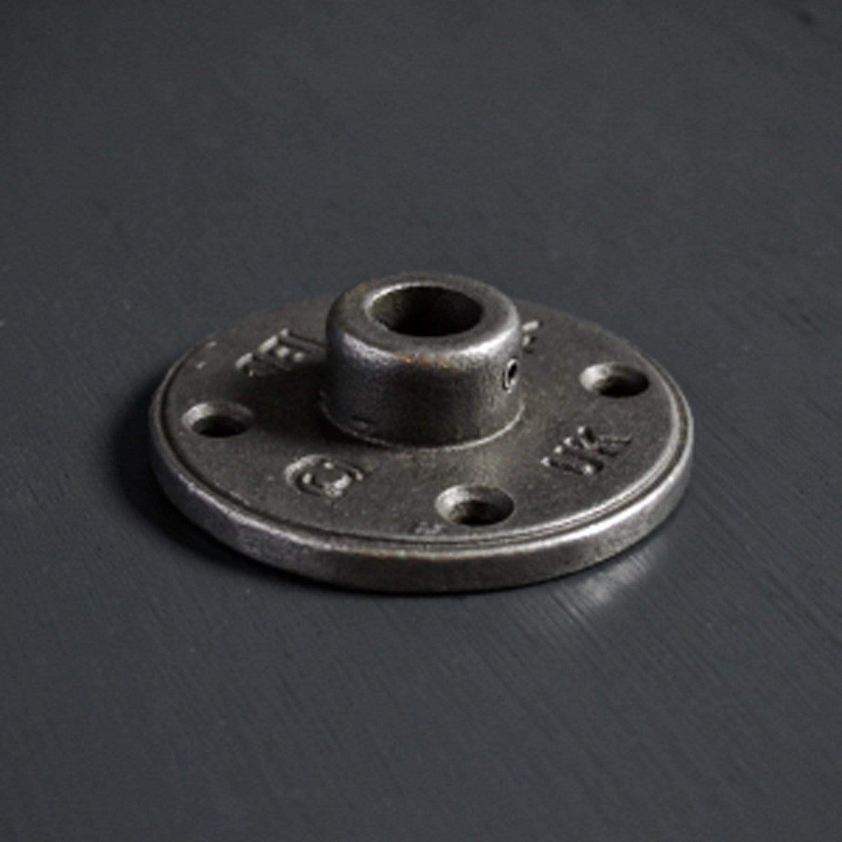 Iron Wall Plate for 1.5cm pipe Liv's Solihull